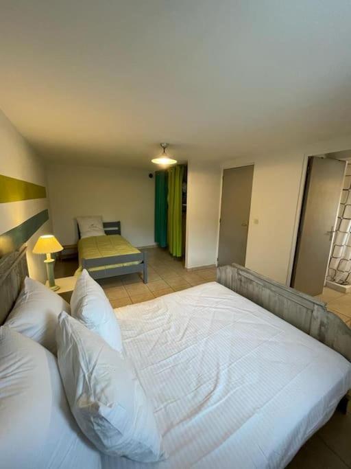 Appartement Paisible Pres Des Pistes De Ski 4 Pers Fontrabiouse Eksteriør bilde